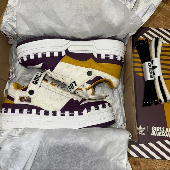 BNWT Adidas x Girls are Awesome triple platforum low - Picture 2 of 12